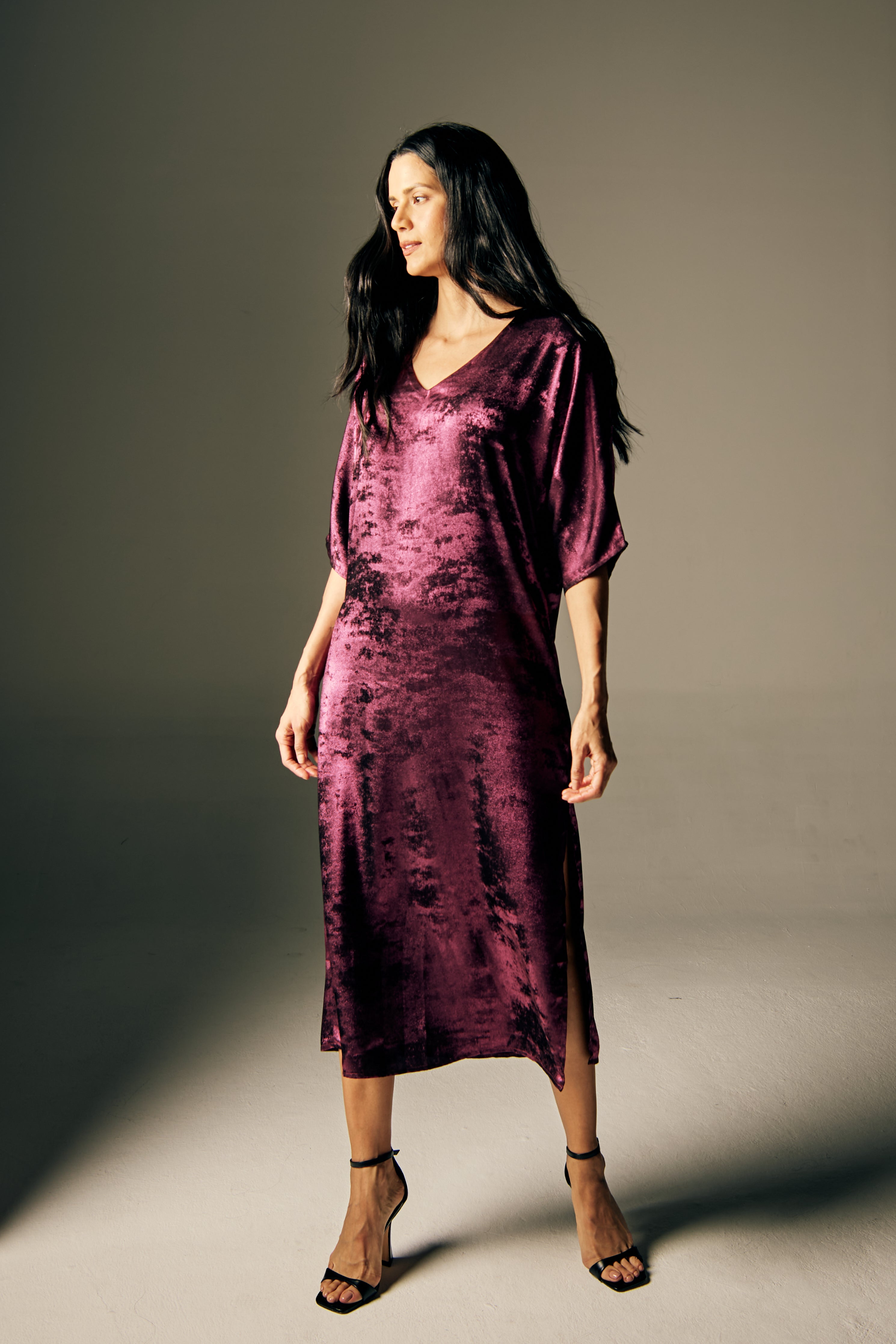 Shadow of Sequin Shimmer Magenta Purple Long Kaftan with Side Slit