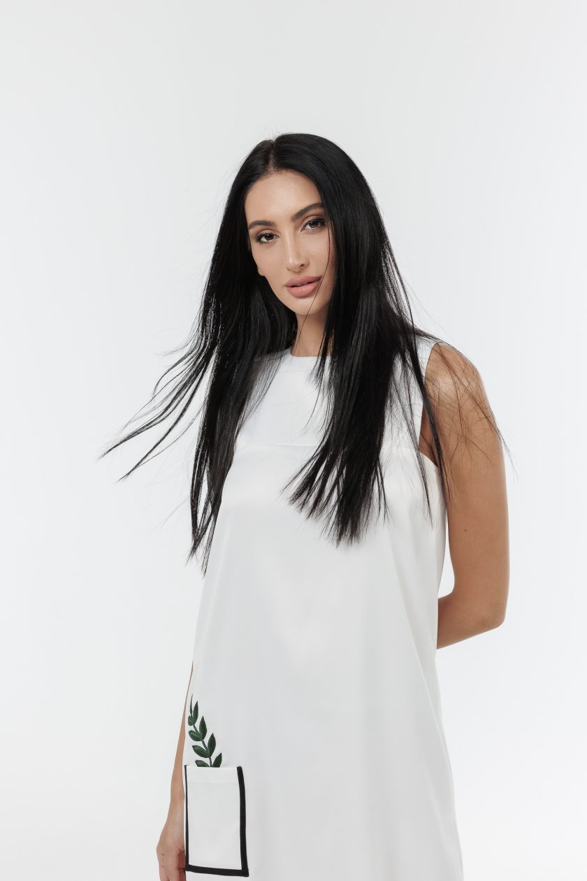 Pristine Sleeveless Shift Dress With Embroidery Detail On Pocket - Image 2