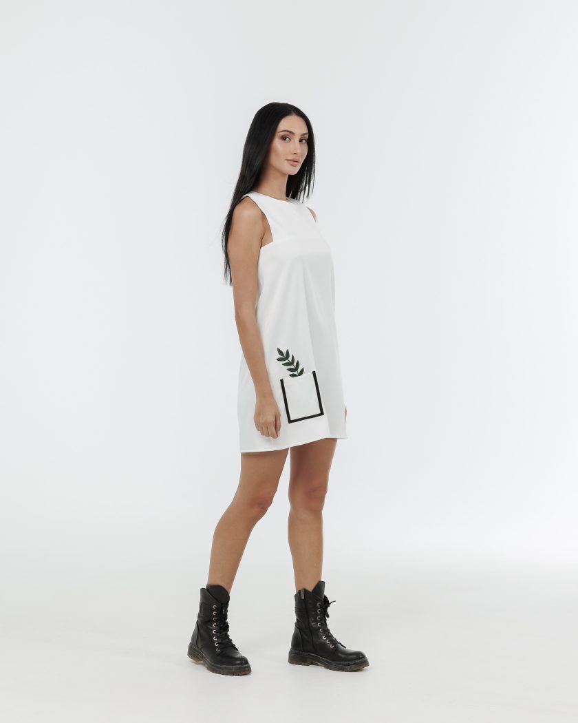Pristine Sleeveless Shift Dress With Embroidery Detail On Pocket - Image 4